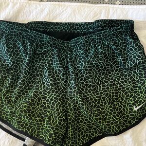 Nike Running Shorts Green Geometric